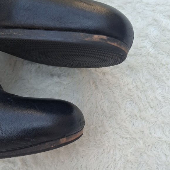 MICHAEL Michael Kors Black Heeled Boots with Ruched Detail - Picture 3 of 9